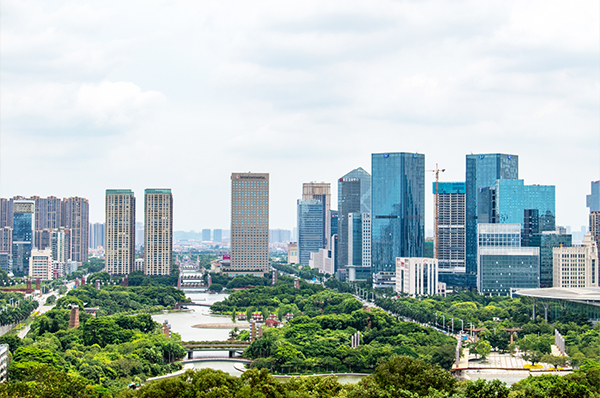 中國中小商業企業協會副會長、我司董事長陳金章組織召開“穩經